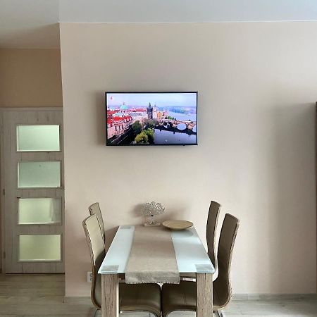 Lokal Apartment Praag Buitenkant foto