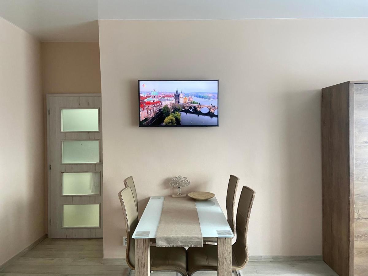 Lokal Apartment Praag Buitenkant foto