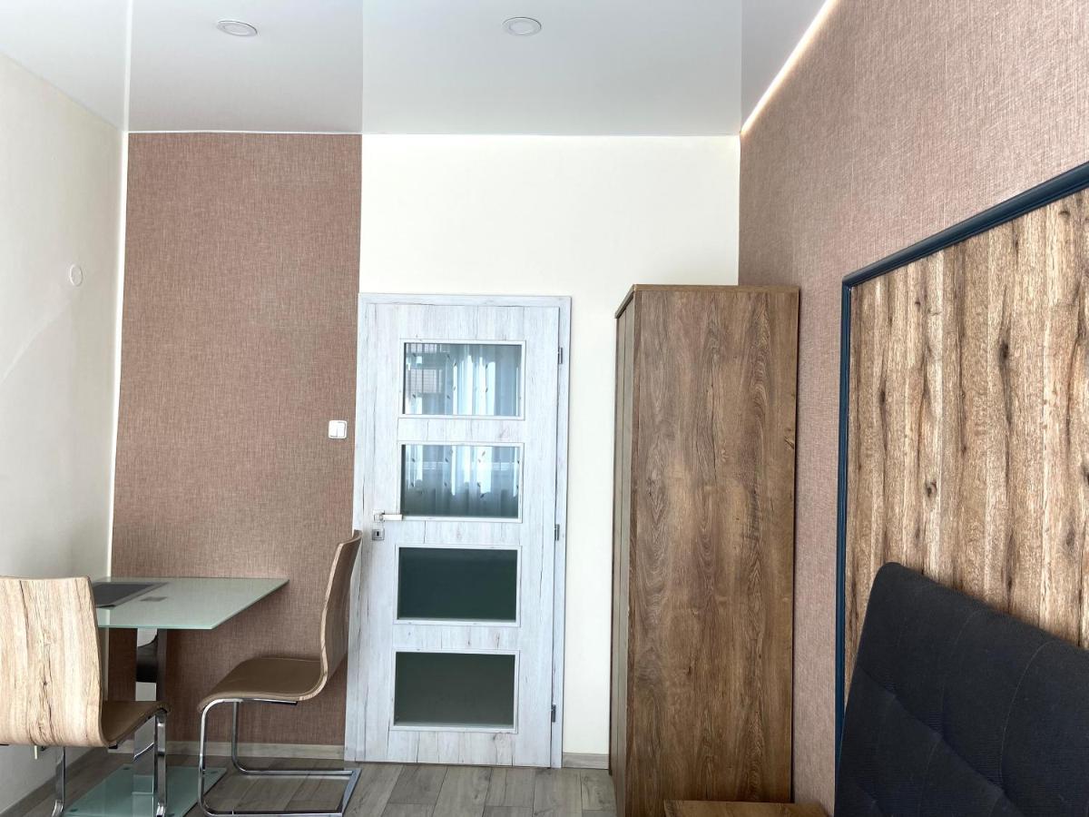 Lokal Apartment Praag Buitenkant foto