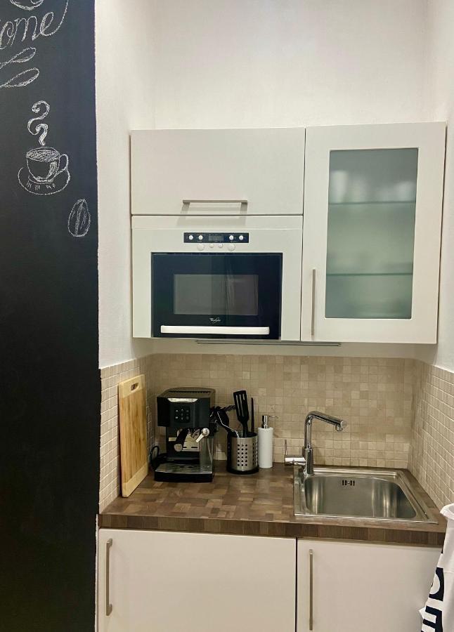 Lokal Apartment Praag Buitenkant foto