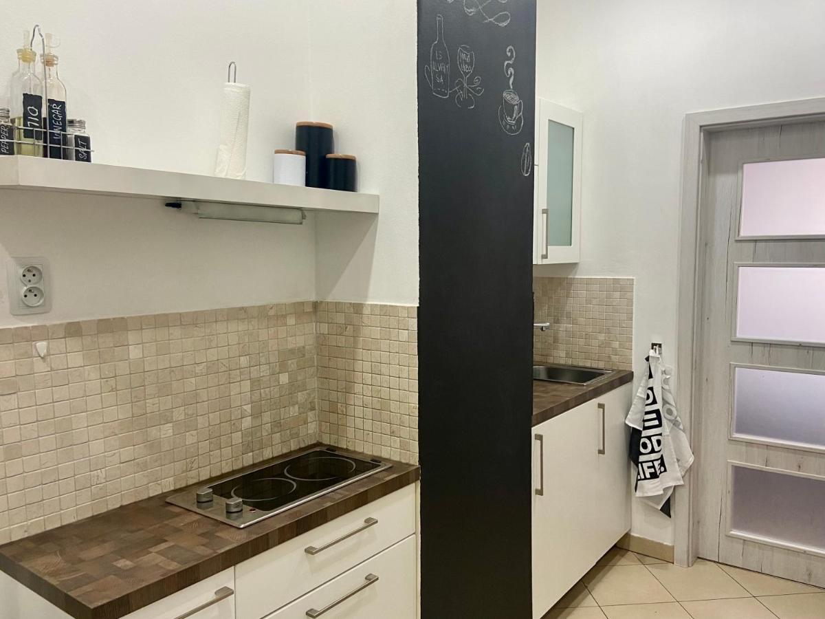 Lokal Apartment Praag Buitenkant foto